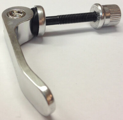 Raccords de serrage rapide pour support de selle